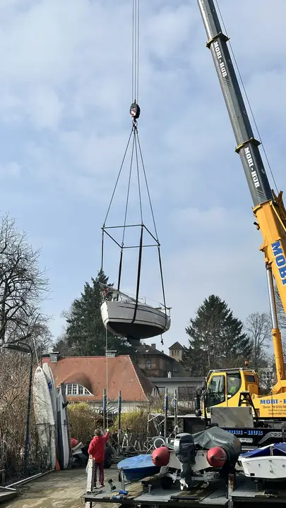 Slippen mit Kran auf unserem Vereinsgelände