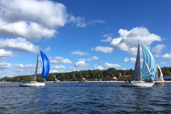 Clubregatta mit Spinnaker-Kurs auf dem Wannsee